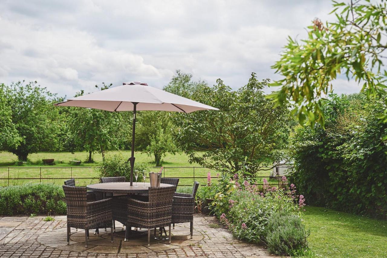 Apple Tree Cottage Beckford Buitenkant foto